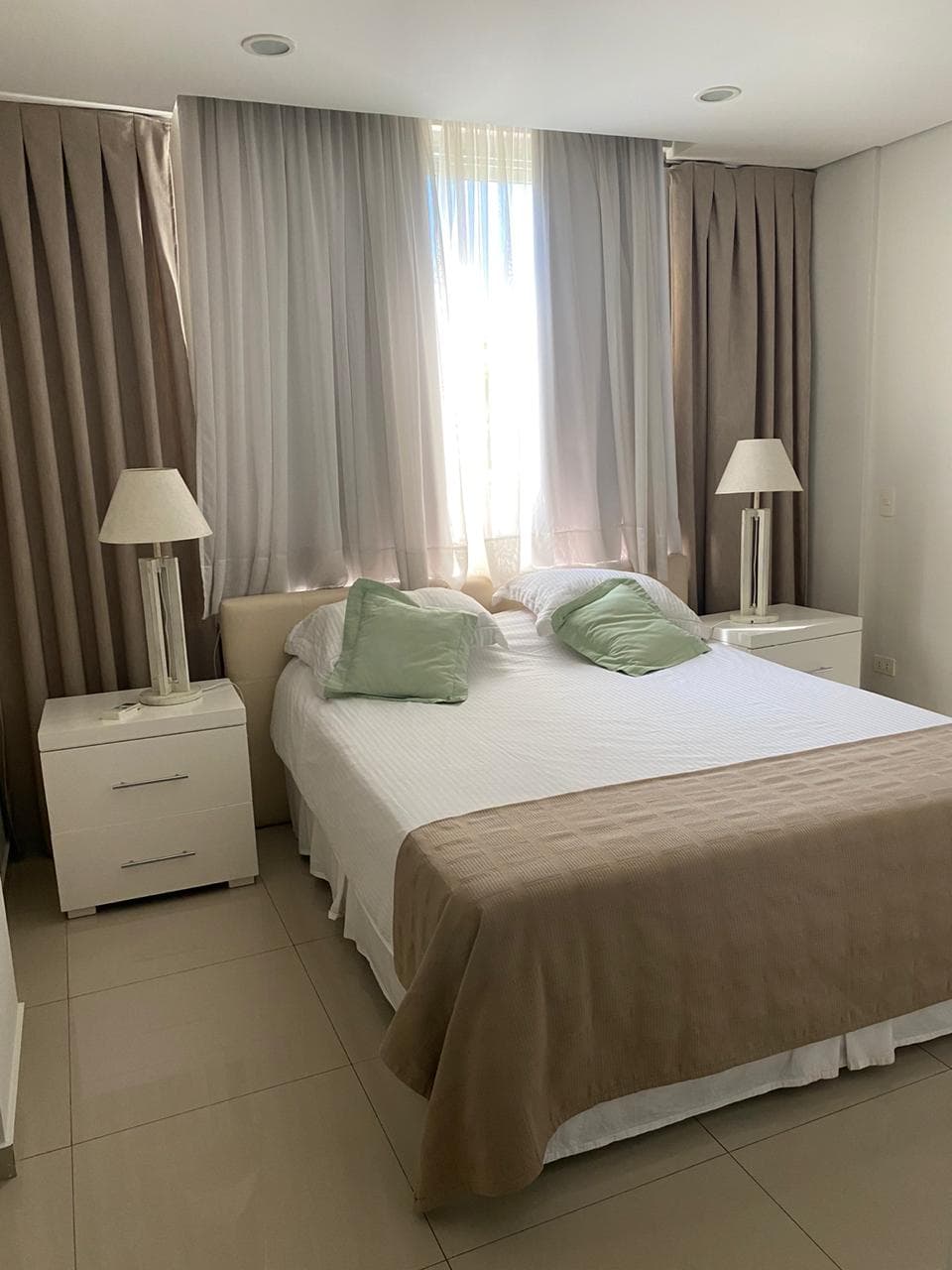 Dpto amoblado Villa Morra:, foto 1