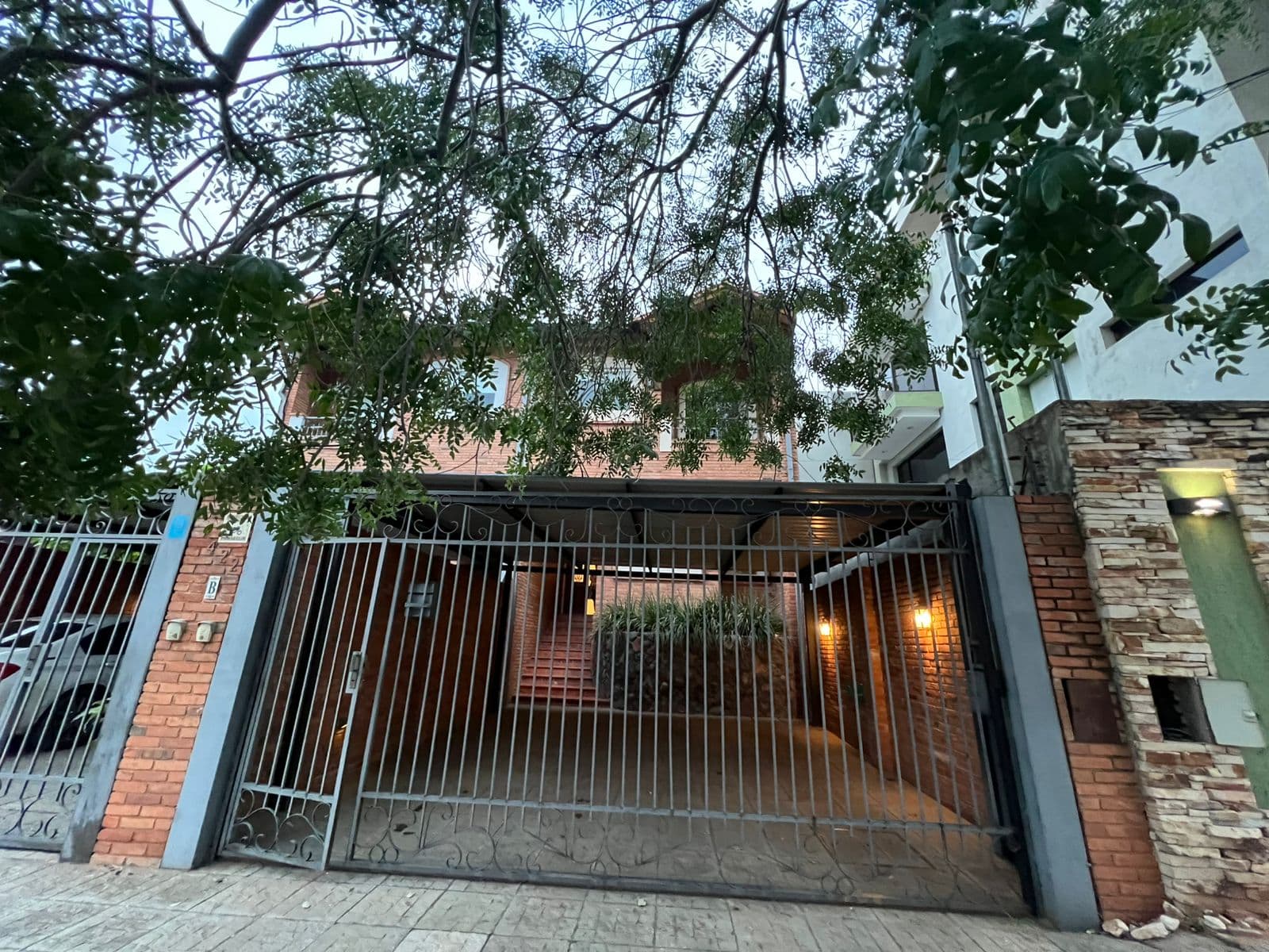 Hermoso Y Amplio Duplex Con Piscina En Manora — foto 2