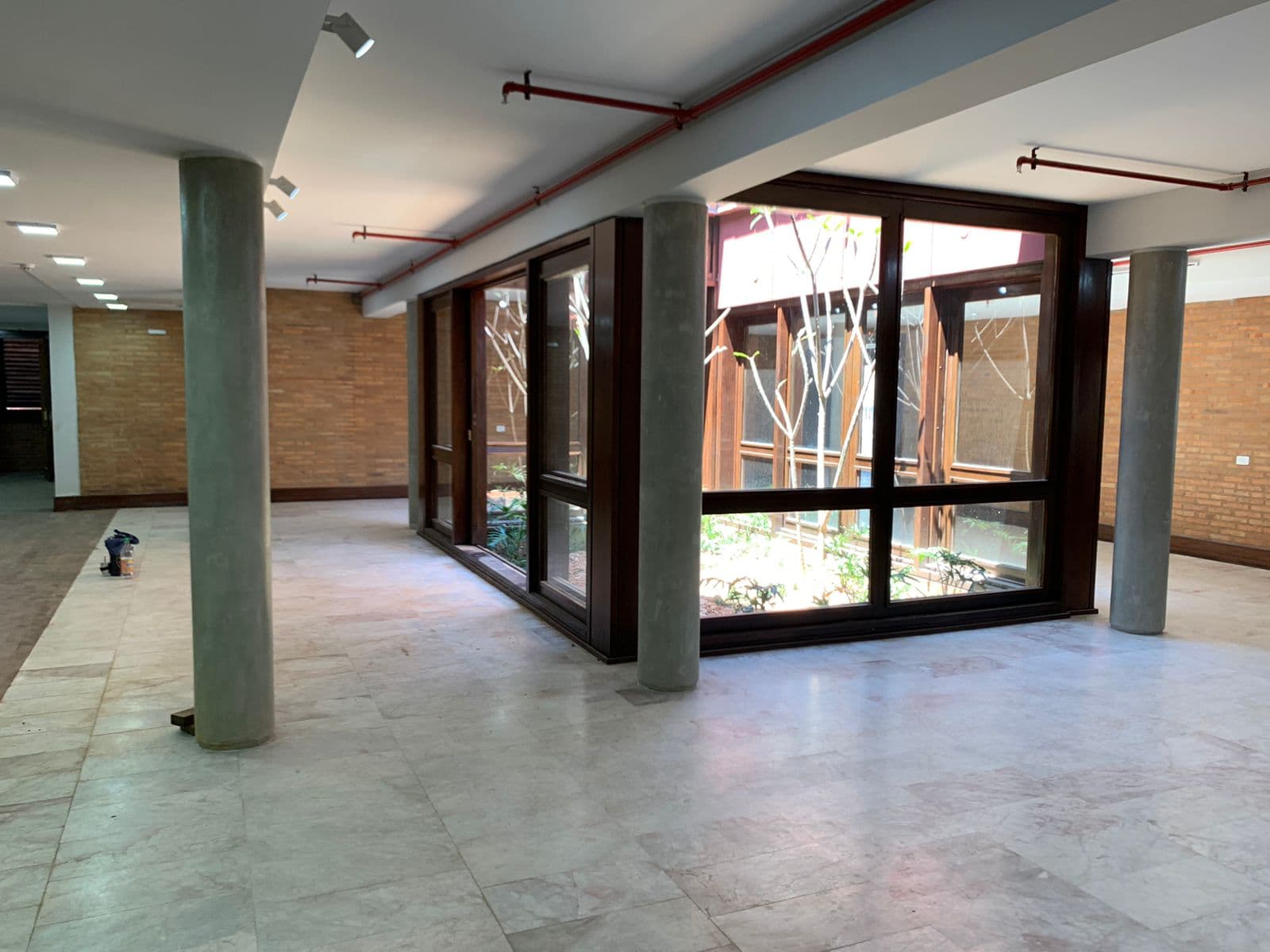 Se Alquila Edificio Corporativo de Prestigio para Oficinas