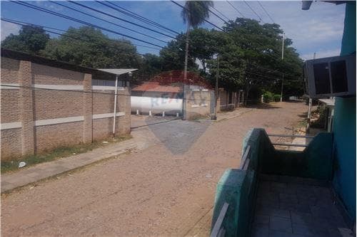 Casa de 2 Niveles con Piscina - Villa Elisa, foto 3