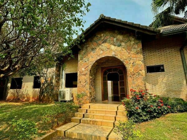 Casa de 3 dormitorios con piscina en asuncion sobre quesada, foto 1
