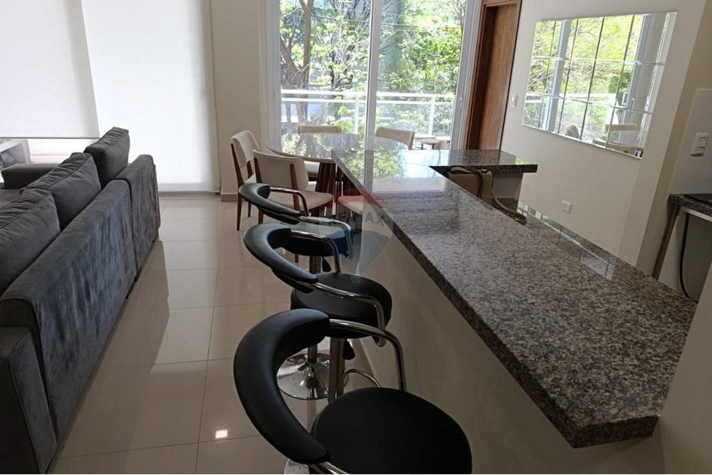 Depto amoblado de 2 hab en suite+2 cocheras en villamorra, foto 2