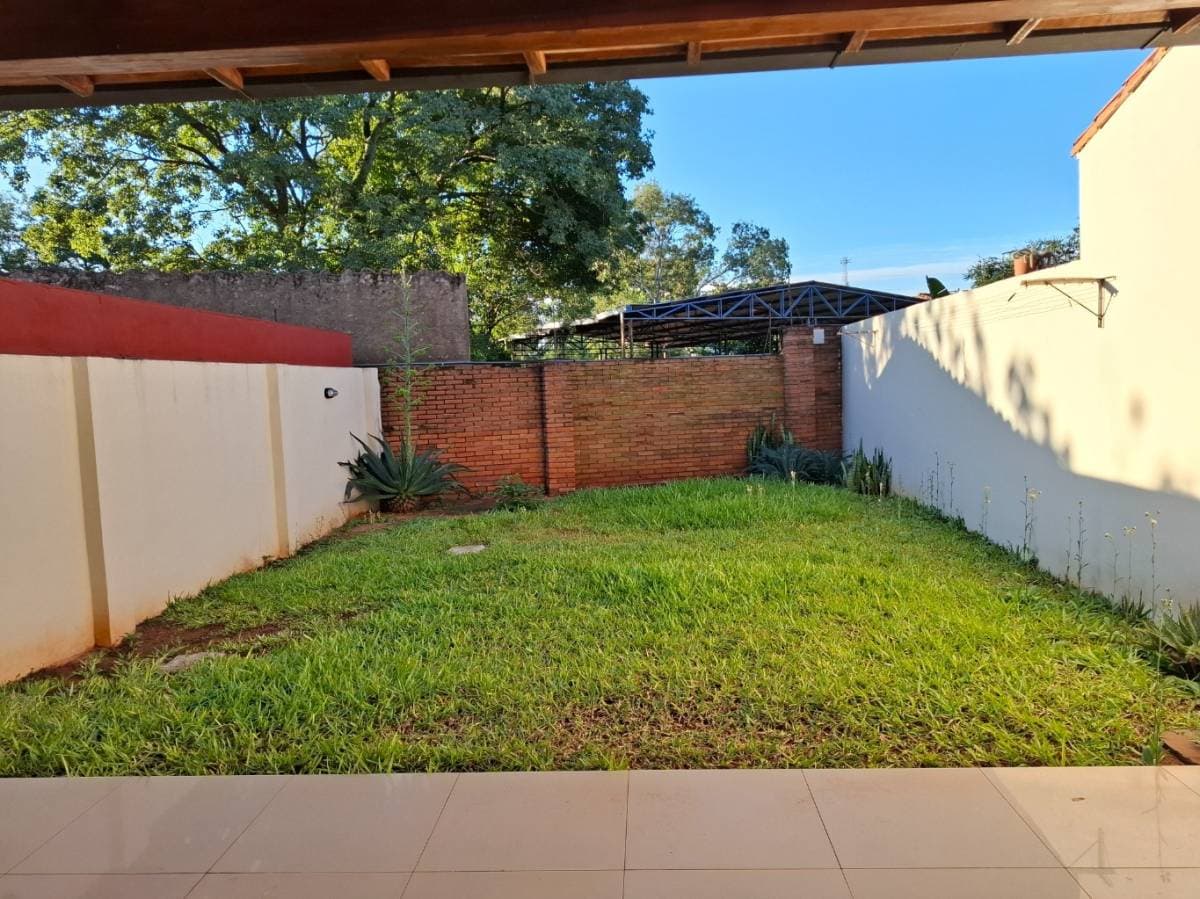 Duplex en barrio cerrado zona laguna grande San Lorenzo, foto 3
