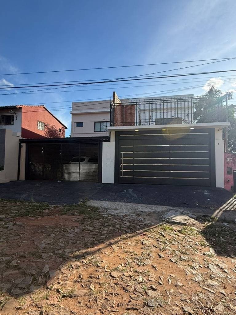 Vendo duplex en Lambaré, barrio valle apu’a
