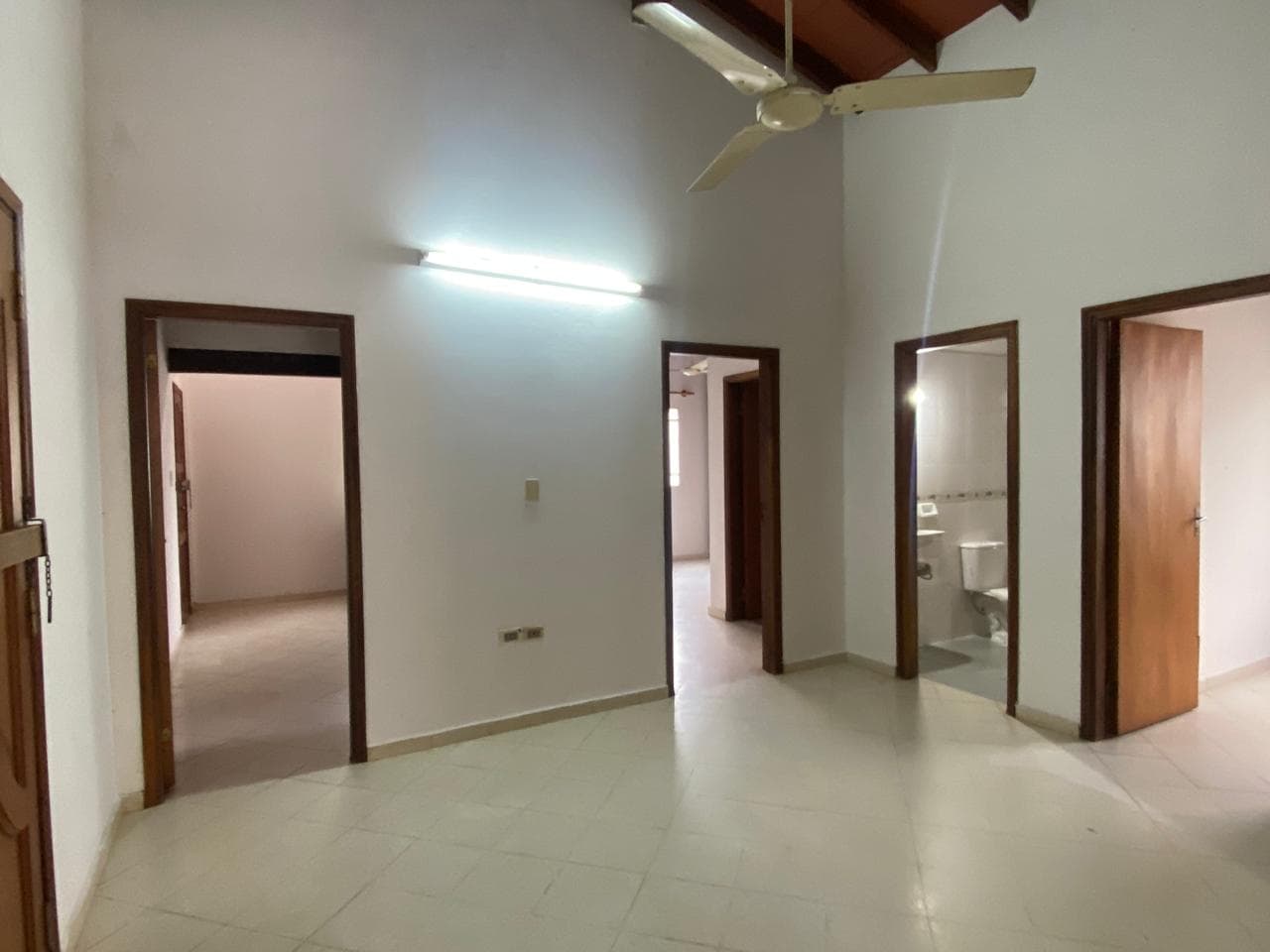 Casa De Seis Dormitorios En Mariano Roque Alonso — foto 3