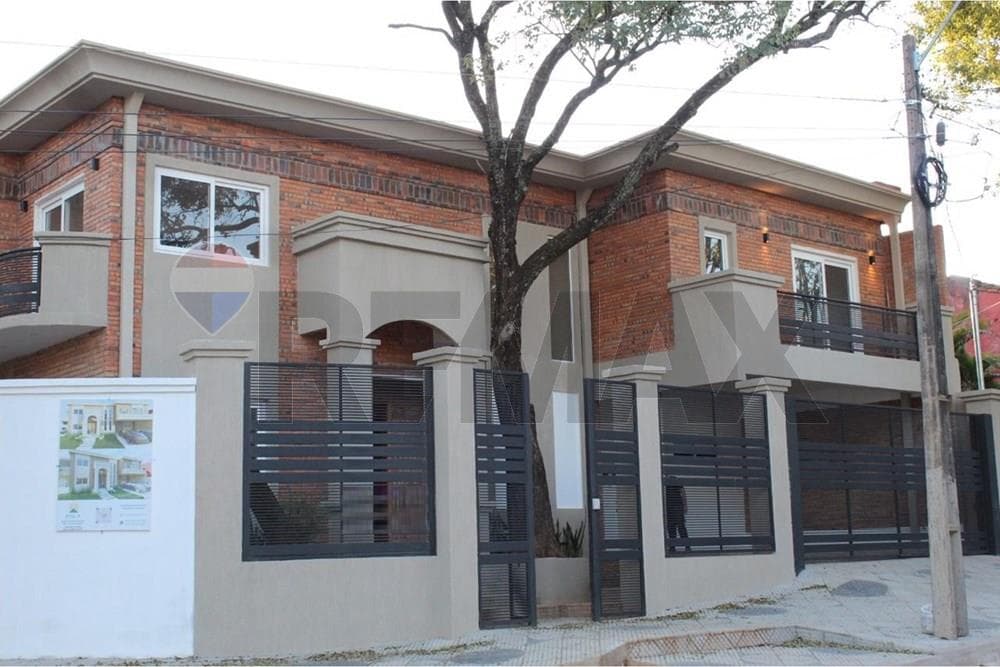 En venta amplio duplex en sajonia, foto 3
