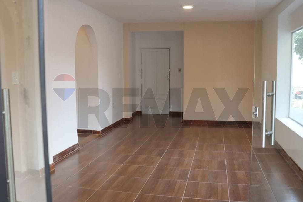 Local Comercial - Alquiler - Las Lomas (Carmelitas), Asunción — foto 3