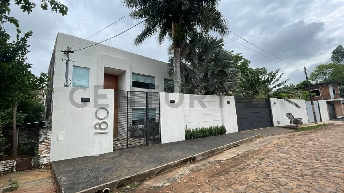 Alquilo exclusiva casa moderna totalmente amoblada