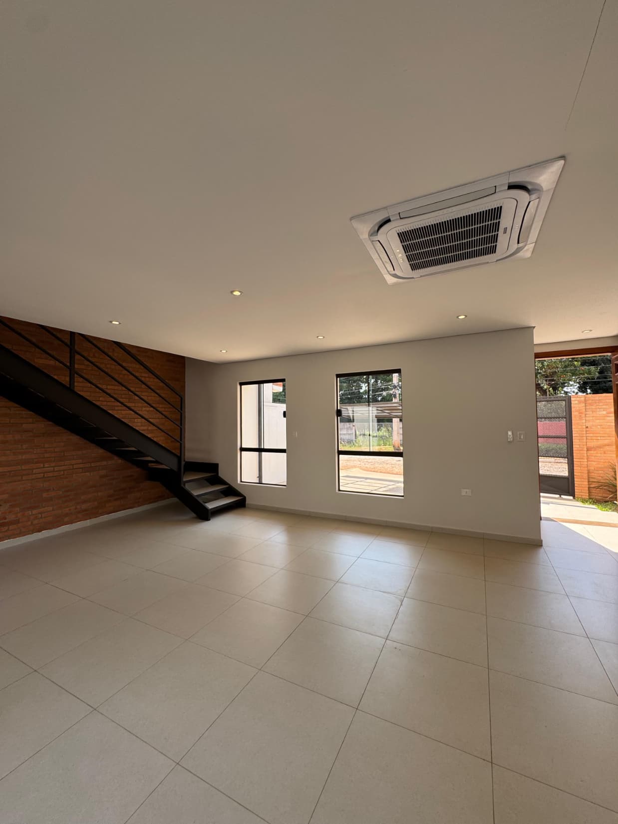 Hermoso dúplex a estreanar en Luque zona plaza madero, foto 3