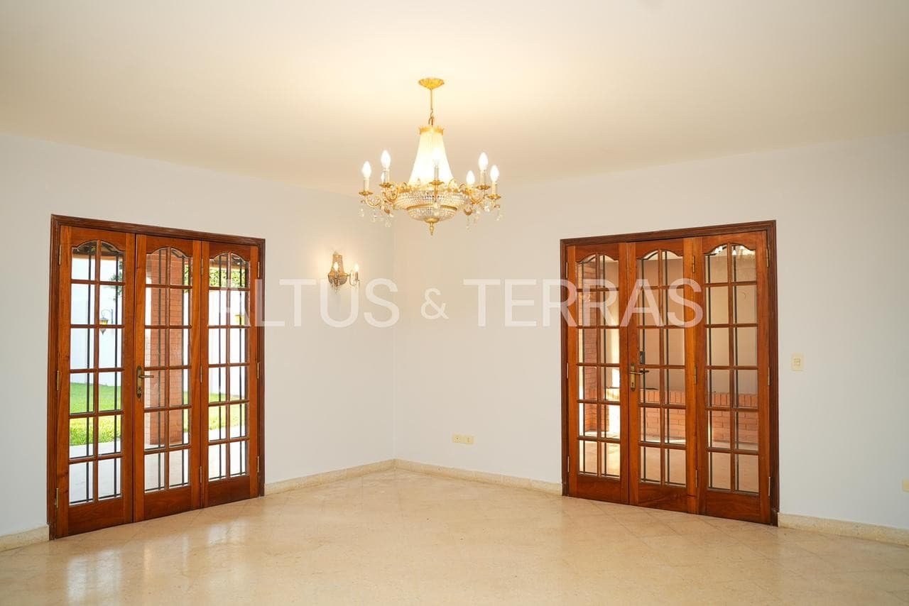 Casa de 2 plantas en barrio los laureles-asuncion, foto 3