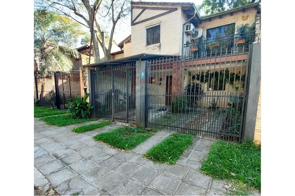 Venta de duplex en lambare bo. Sta. Lucia