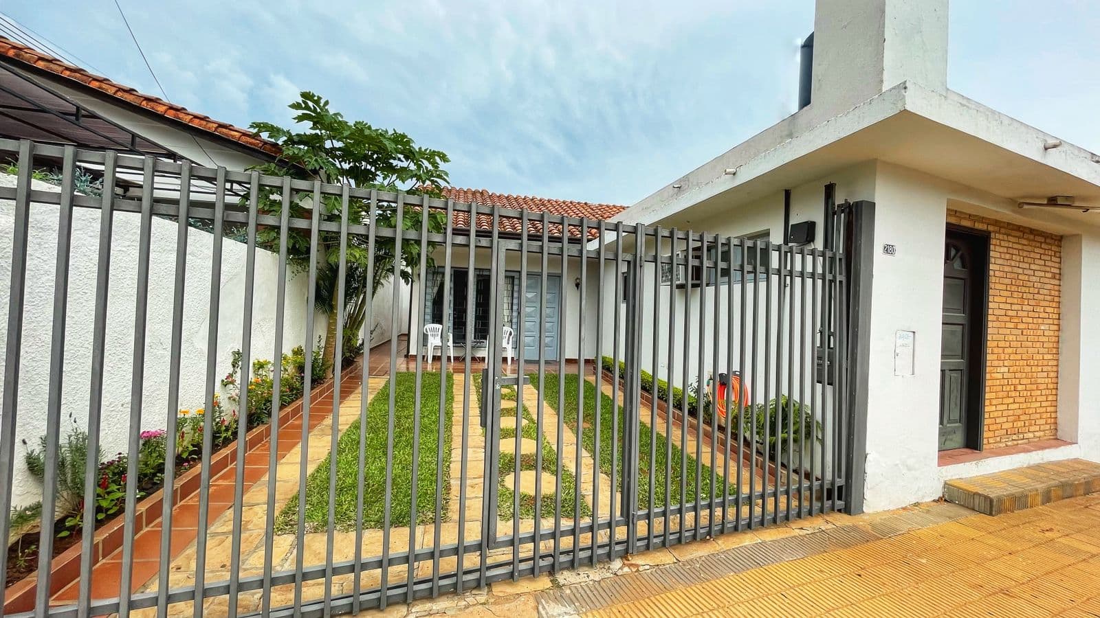 Residencia En Venta - Barrio San Cristóbal, Asunción — foto 2