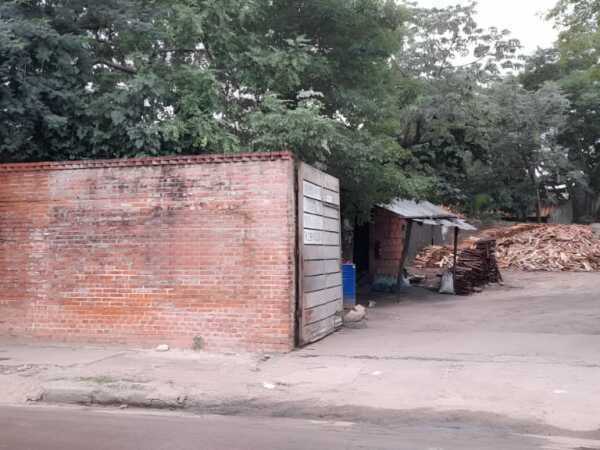 Terreno con depósito sobre la calle lombardo, foto 2