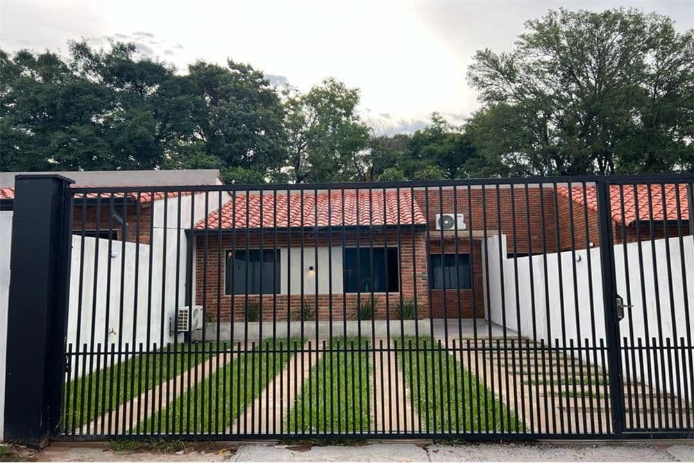 Chalet a estrenar de 2 hab, Primer barrio, Luque