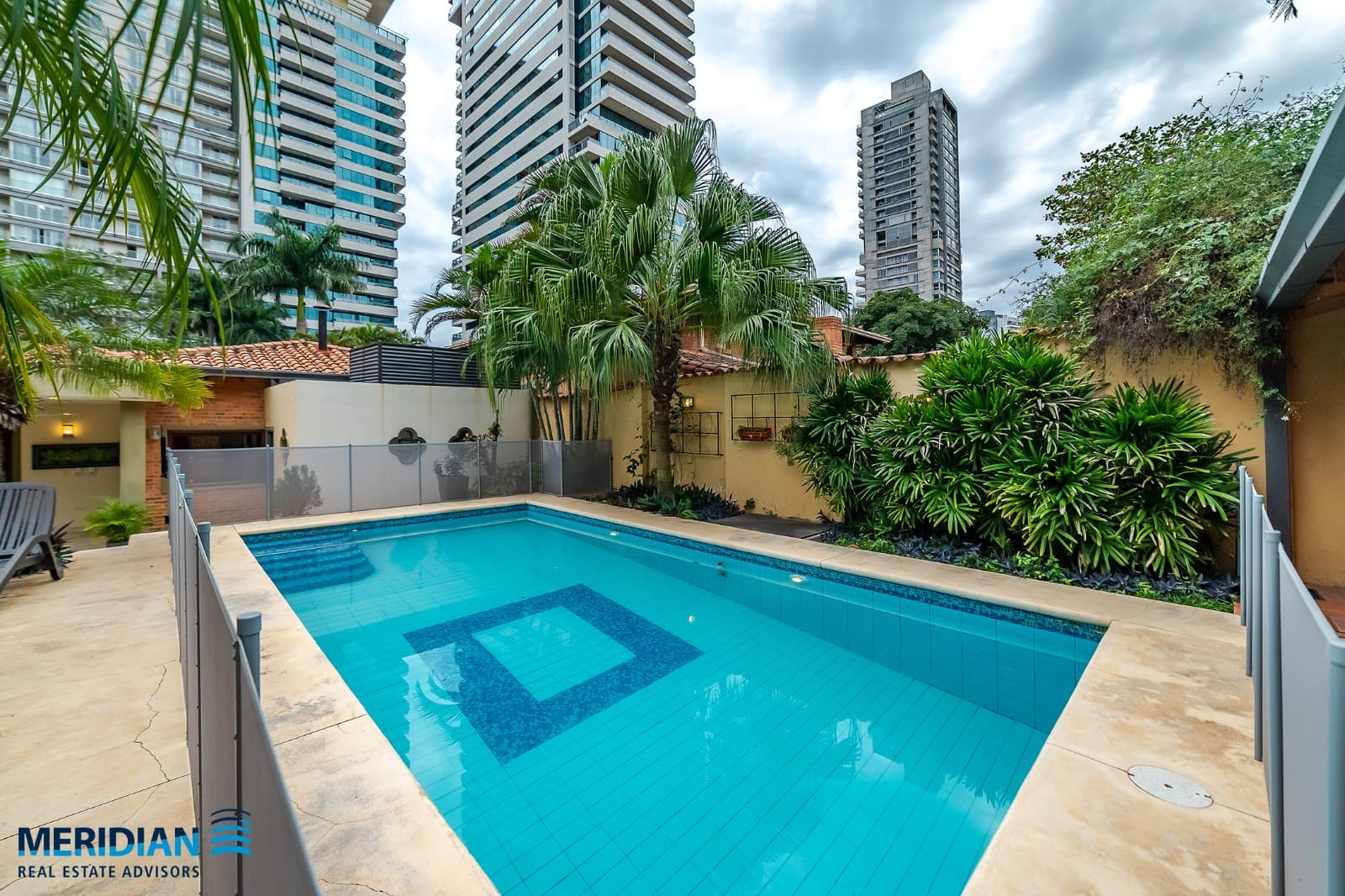 En venta propiedad de casi 1.000 m2 de terreno! Detras del Paseo la Galeria!, foto 3