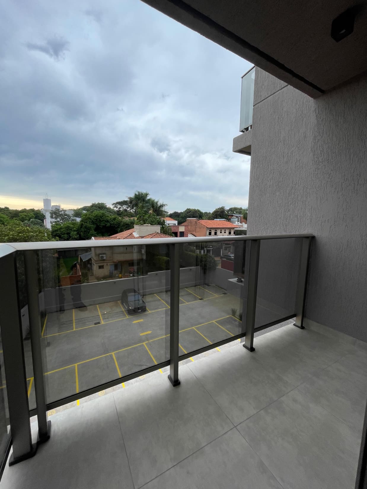 Luque, zona conmebol, en alquiler depto de 1 dormitorio con cochera, foto 1
