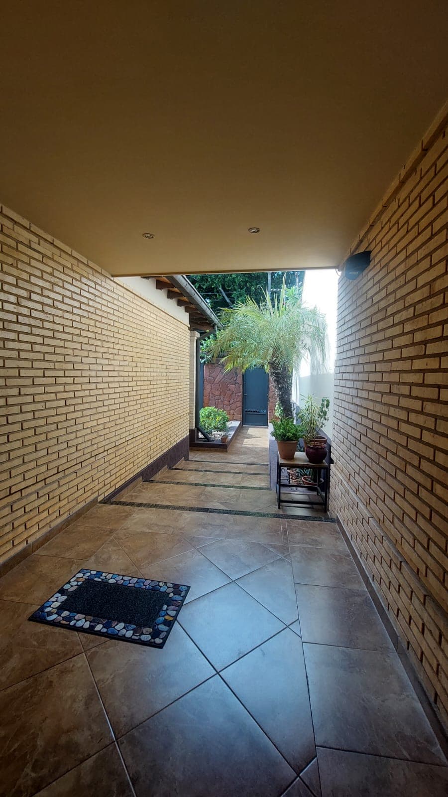 En Venta Casa toda en planta baja de sólida construcción - Carpinelli — foto 3
