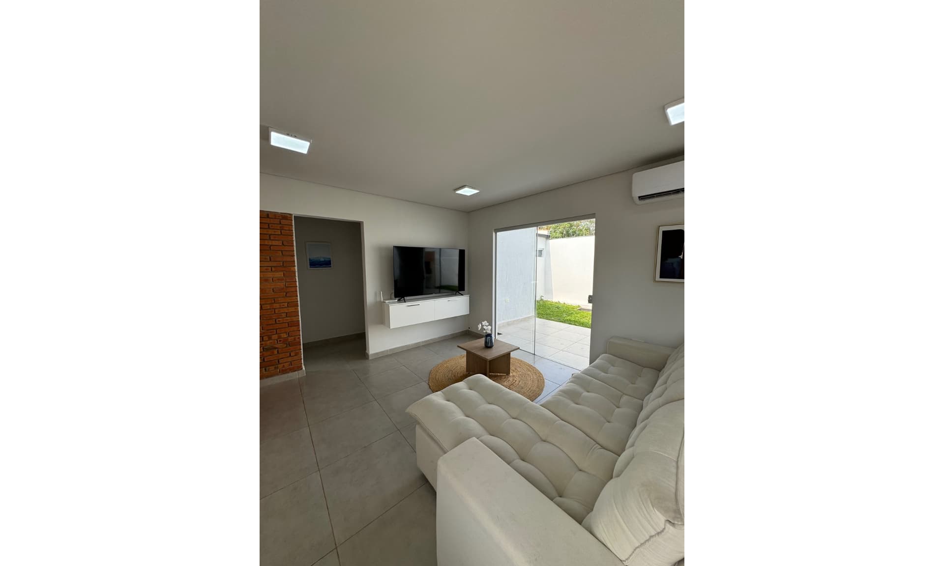 Casa De 3 Dormitorios En Venta, Luque Mora Cue