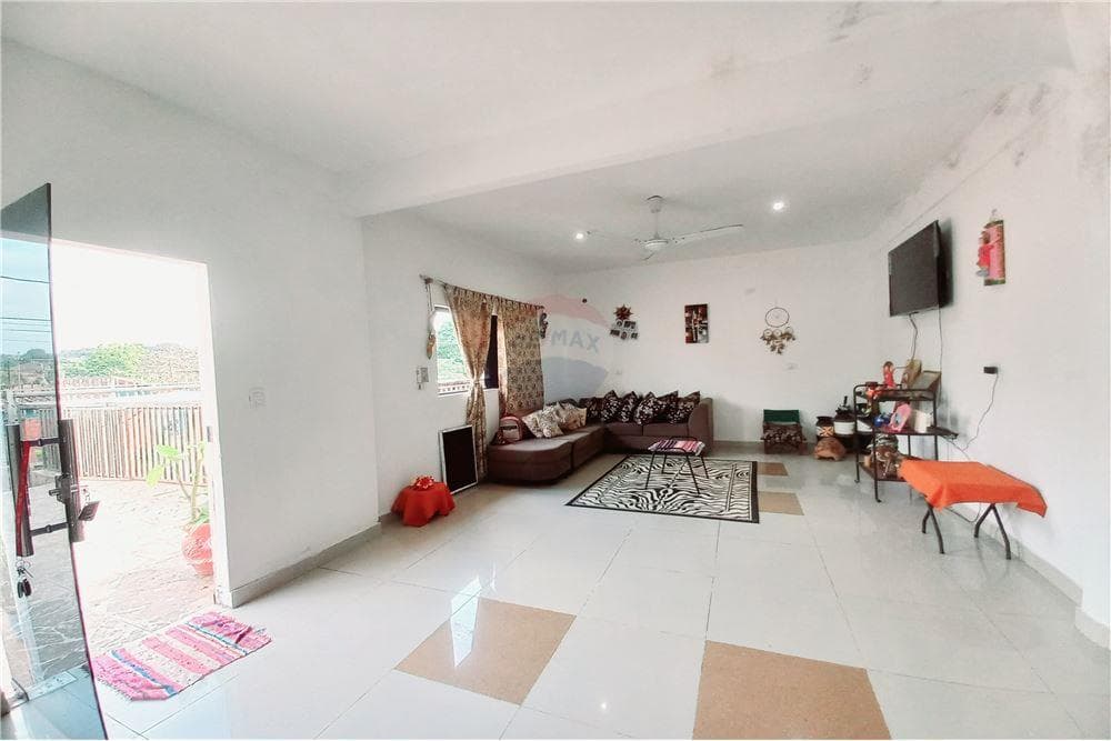Casa en Fernando de la Mora, foto 2