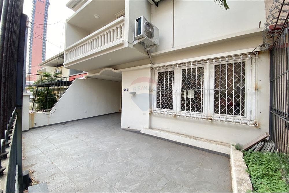 Duplex en Las Mercedes zona colegio inter, foto 2