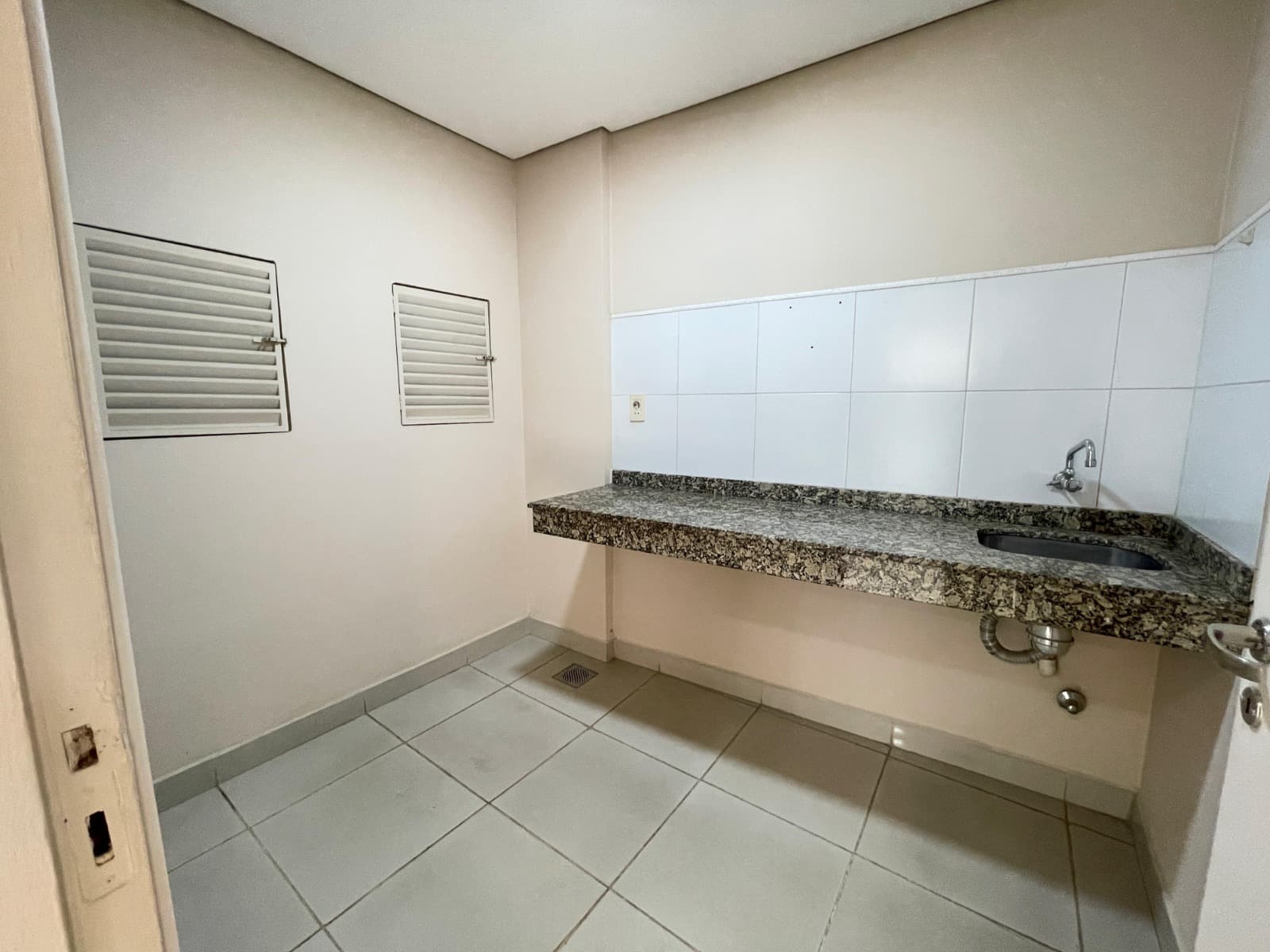 Oficina en Villa Morra — foto 3