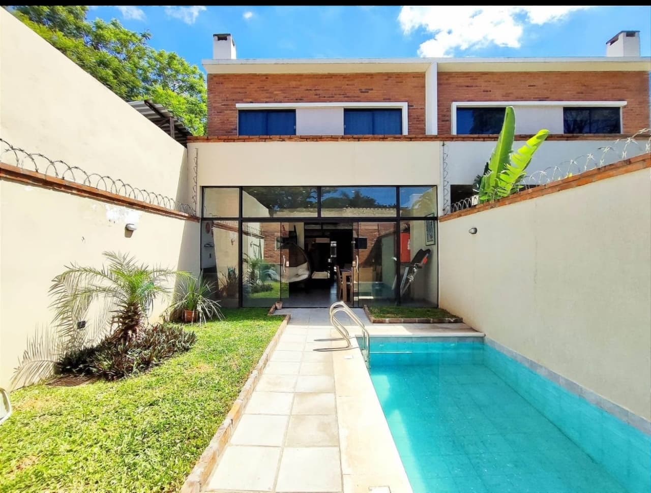 Vendo Duplex Estilo Minimalista Con Piscina En Mariano Roque Alonso
