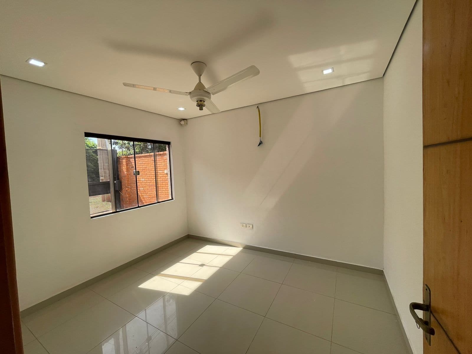 Casa semi nueva de 3 dorm laurelty-Luque, foto 4