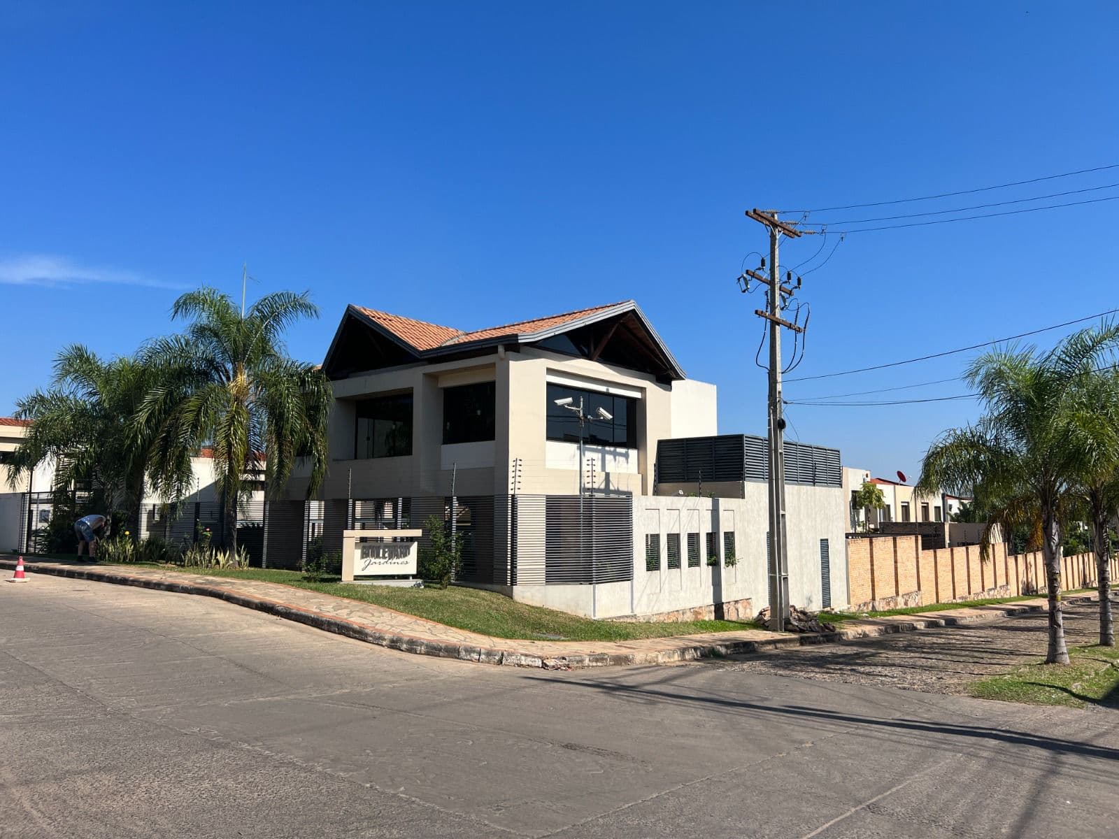Viví con seguridad y confort a 10 minutos del eje corporativo