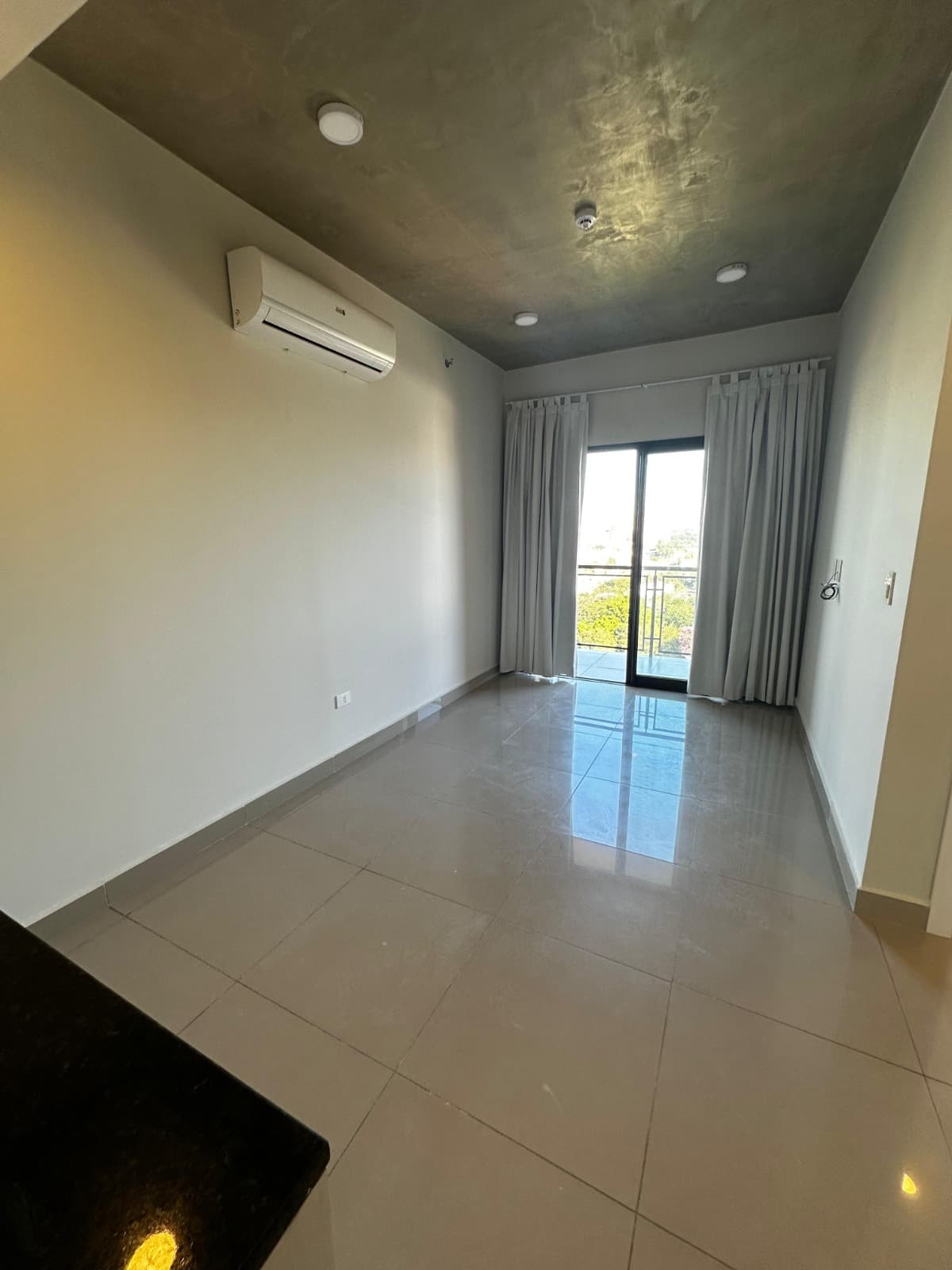 Alquilo departamento zuba 4, Luque, zona cit piso 9