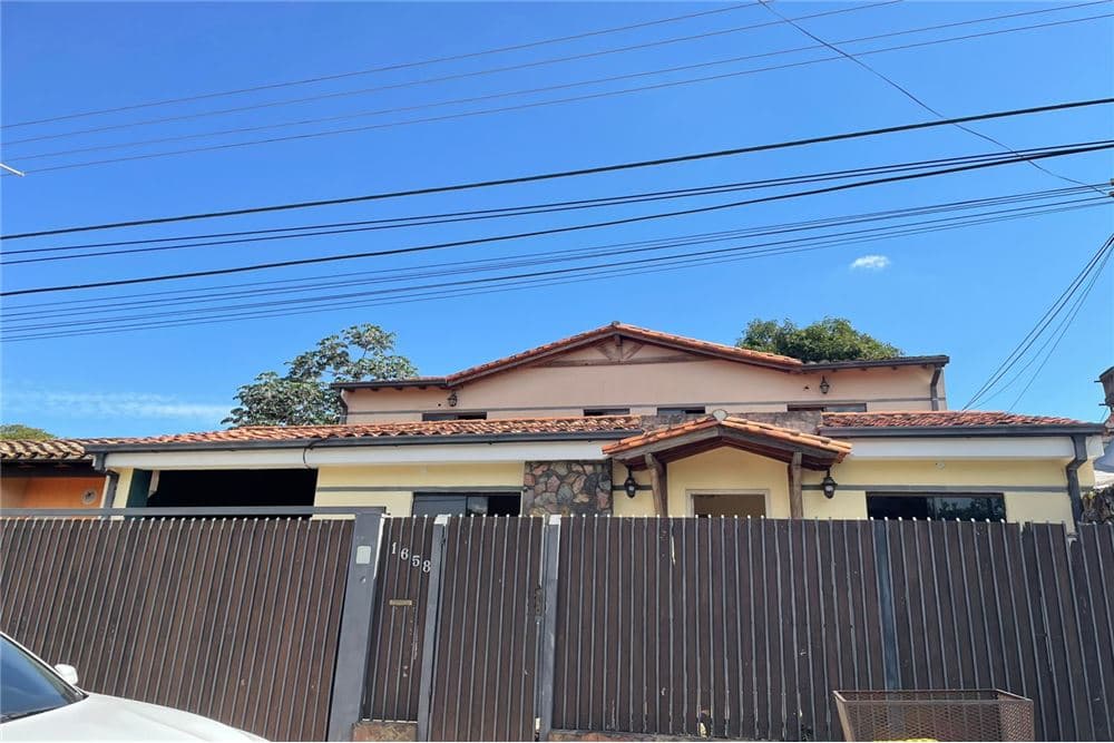 En venta hermosa casa en lambare