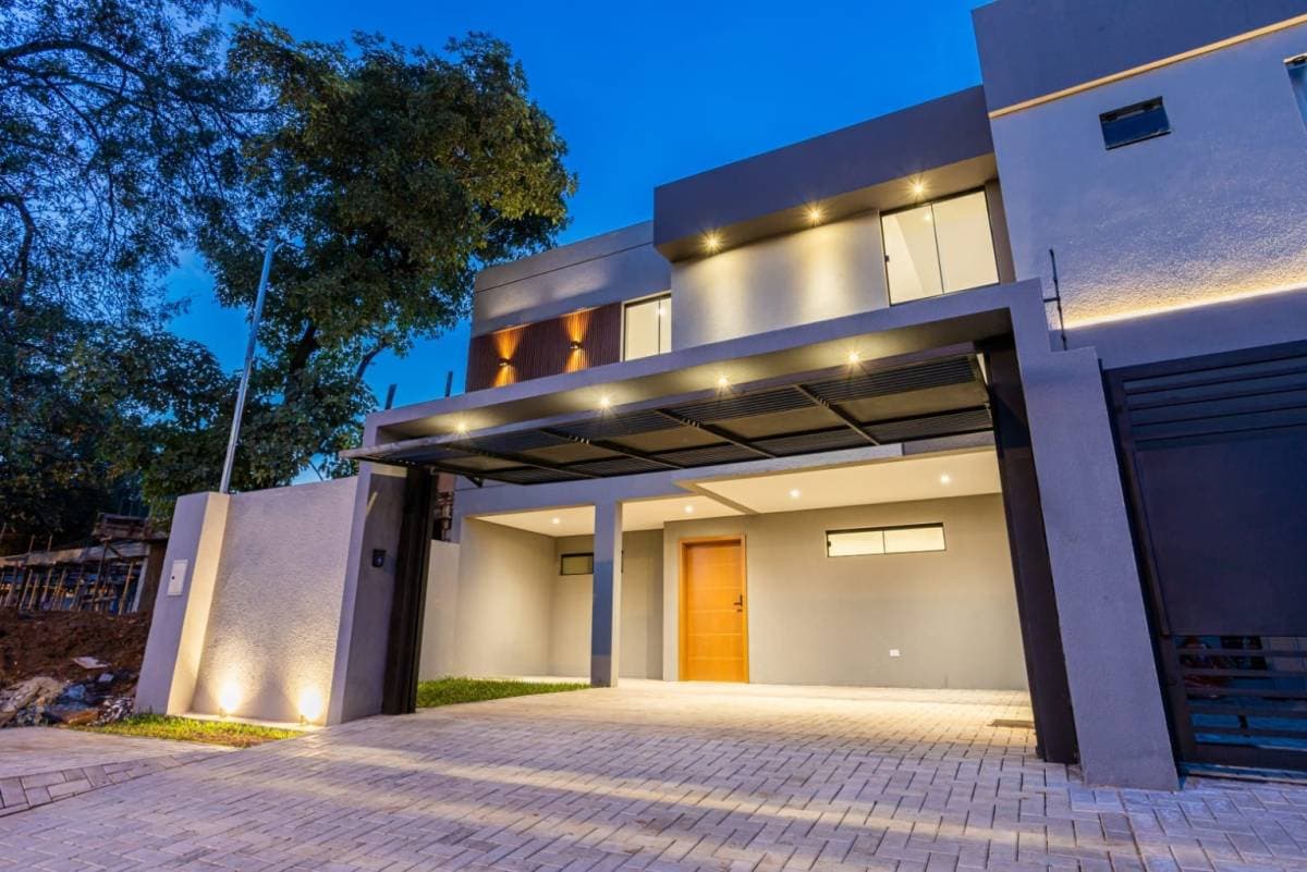 Vendo duplex en pozo en zona plaza madero - Luque