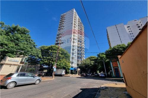 Hermoso y amplio departamento de tres dormitorios