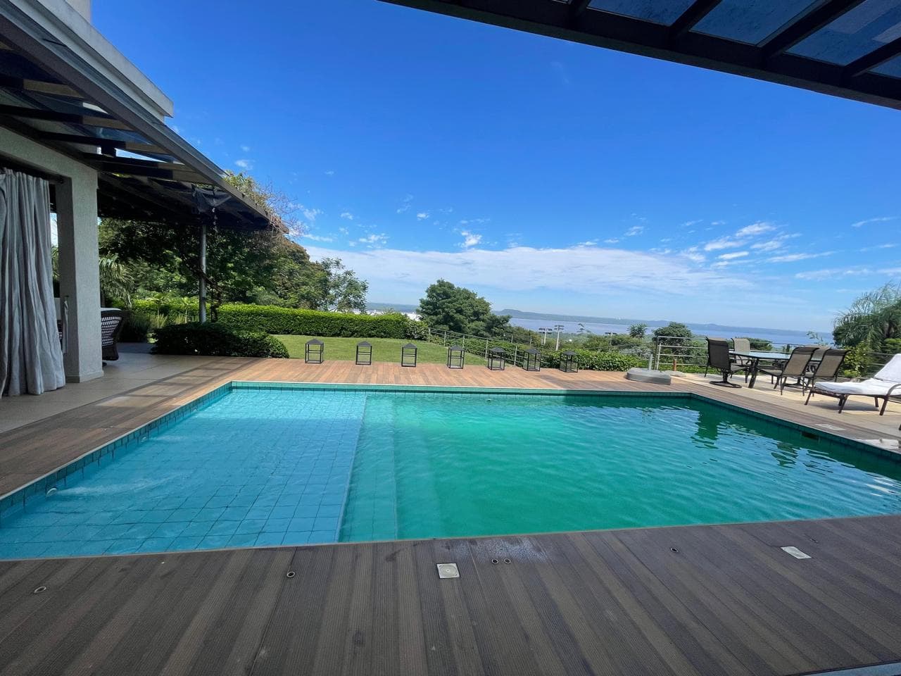 Exclusiva Residencia en San Bernardino: Lujo y Vistas Panorámicas al Lago, foto 4