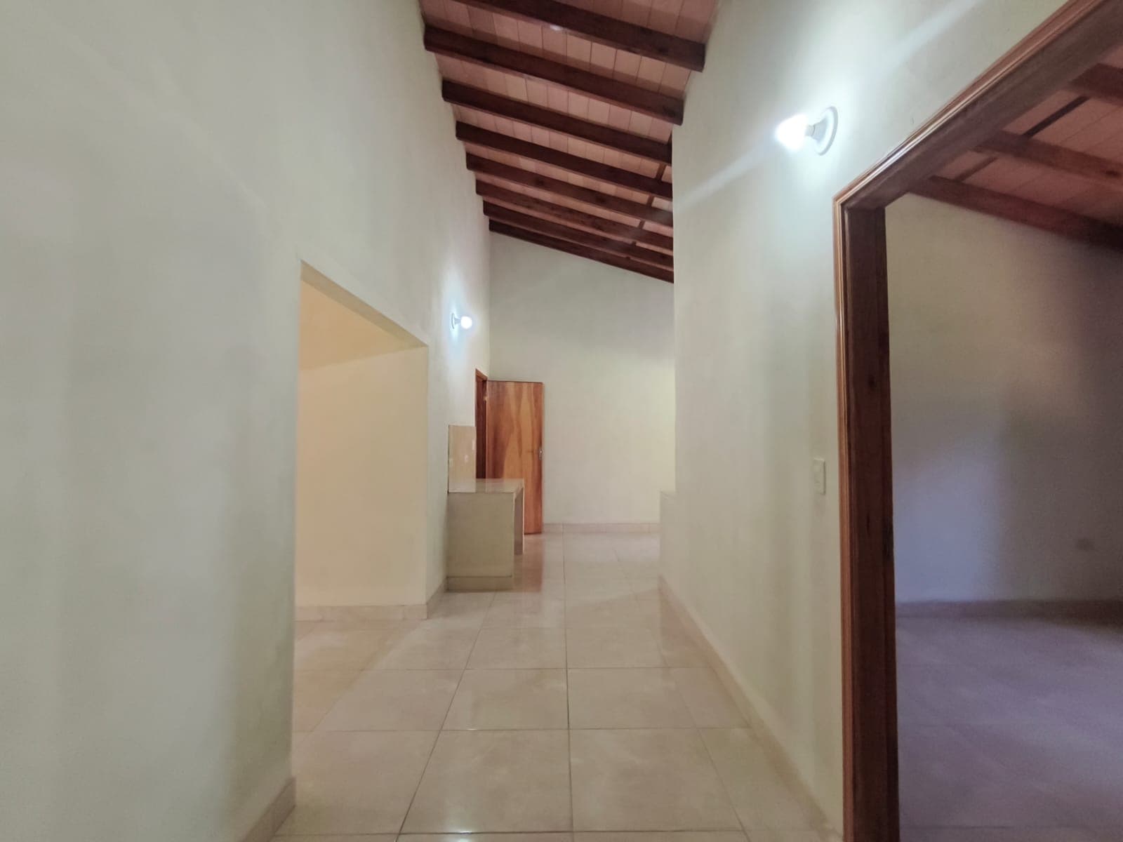 Casa a Estrenar Villa Elisa con 3 Dormitorios y Crédito Bancario Gs.610 Millones, foto 4