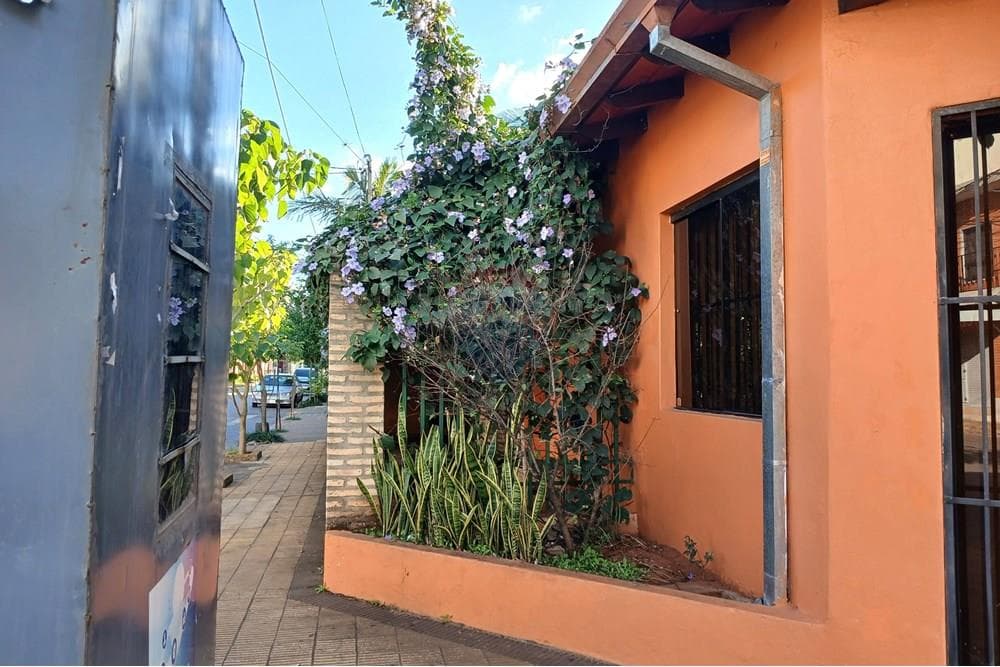 Casa en esquina en San Lorenzo zona centro, foto 4