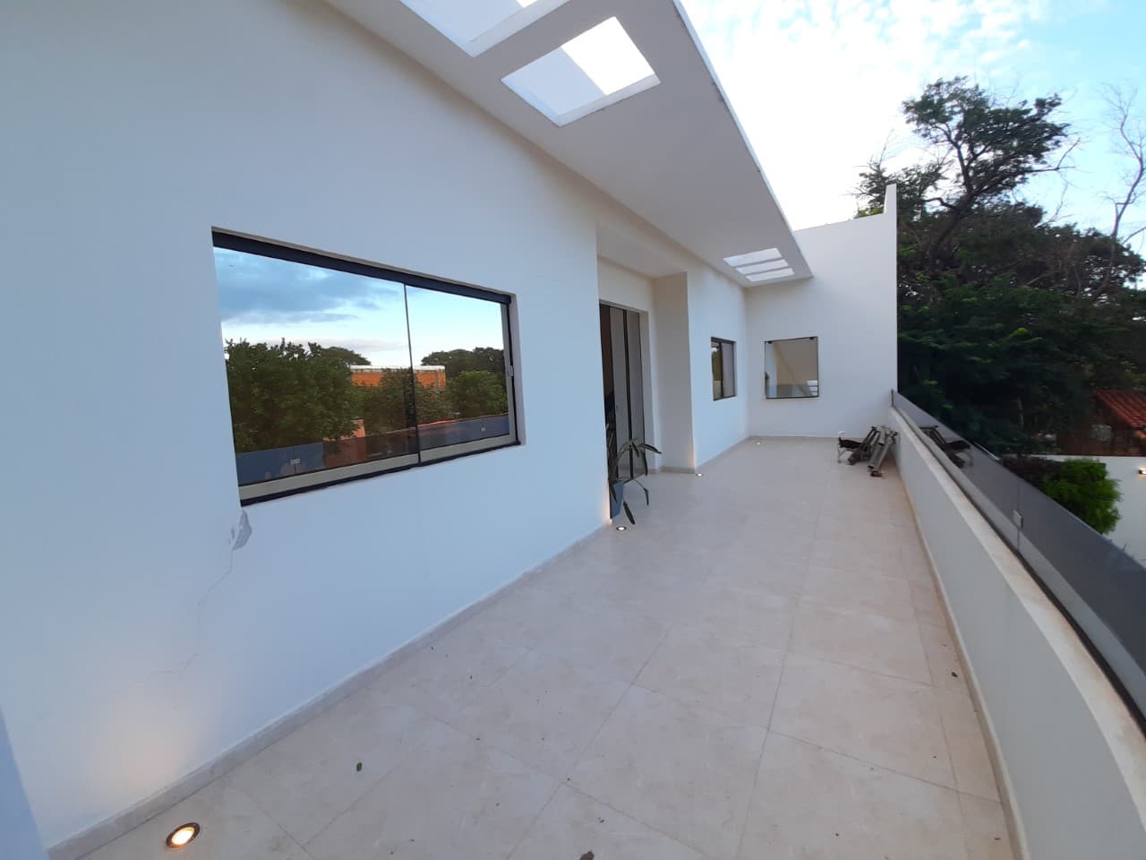 Hermosa Casa Minimalista Con 4 Dormitorios zona Conmebol, barrio America, foto 4