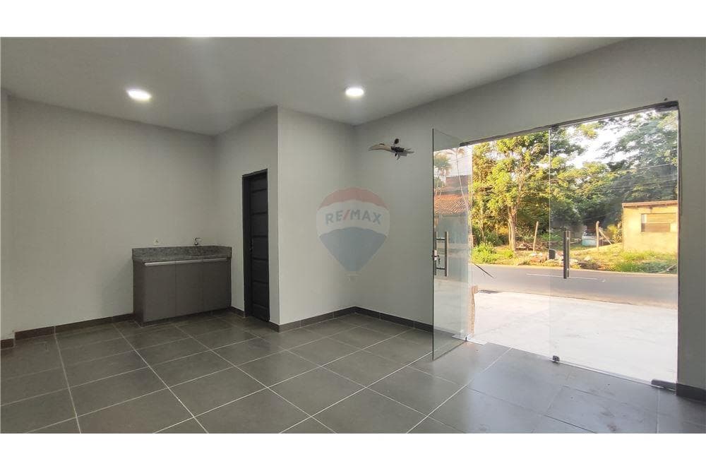 Deposito con oficina showroom, foto 2