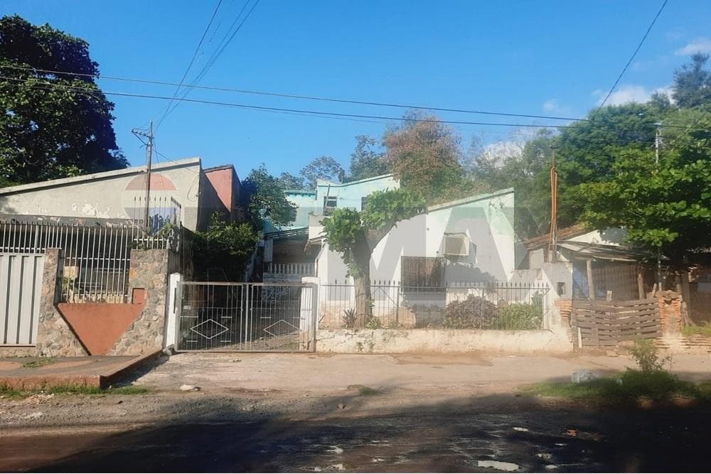 Vendo casa - a demoler barrio Jara