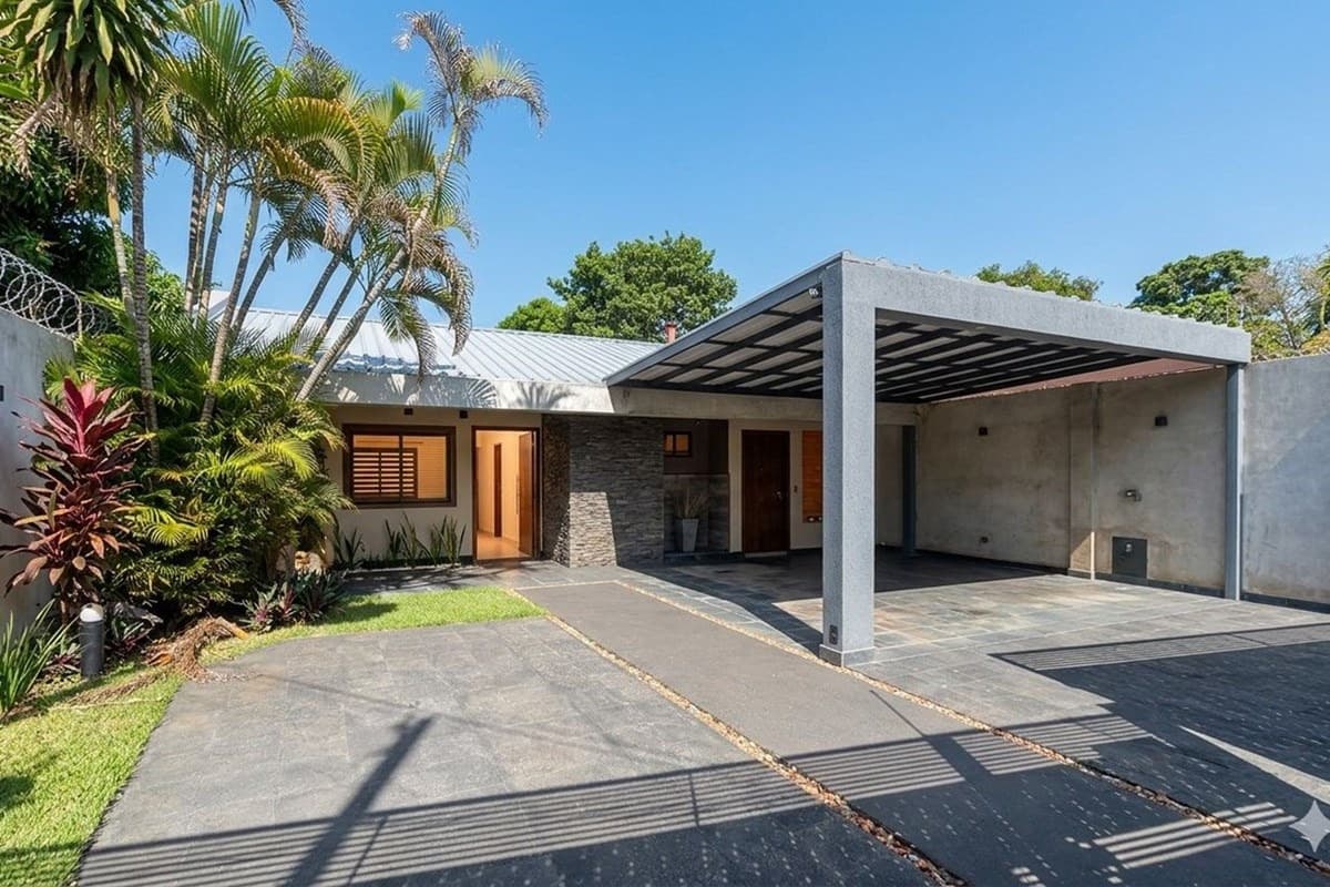 Vendo casa en barrio san vicente!!