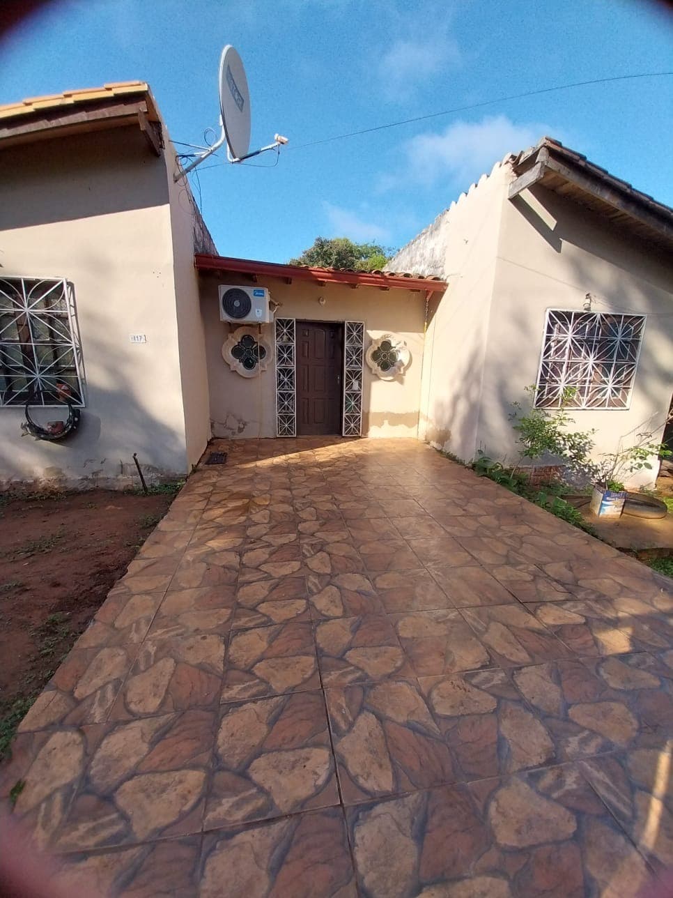 Vendo amplia Casa en Itauguá – A pasos del Hospital Nacional