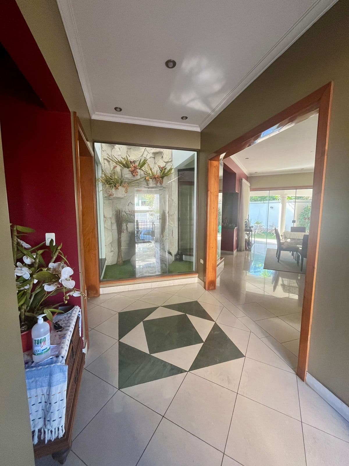 Imponente Residencia en Alquiler – Barrio Villa Aurelia — foto 3
