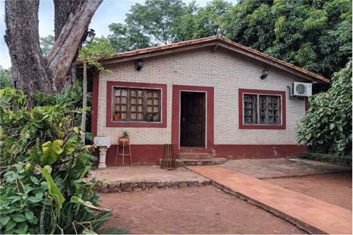 Casa-Venta-Wenceslao Martinez - Luque Yukyry, Luque, Central