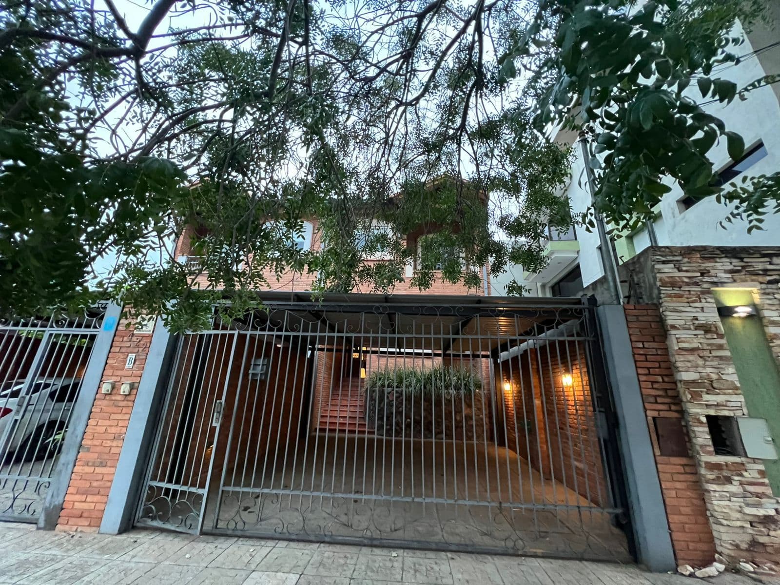 Alquilo amplio duplex zona bco central