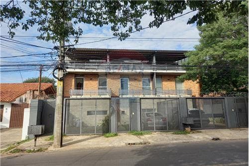 Duplex en bella vista — foto principal