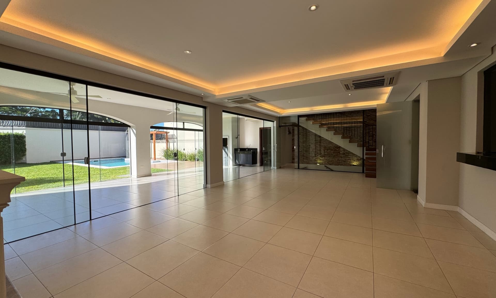 Amplia residencia en Alquiler en exclusivo condominio, foto 3