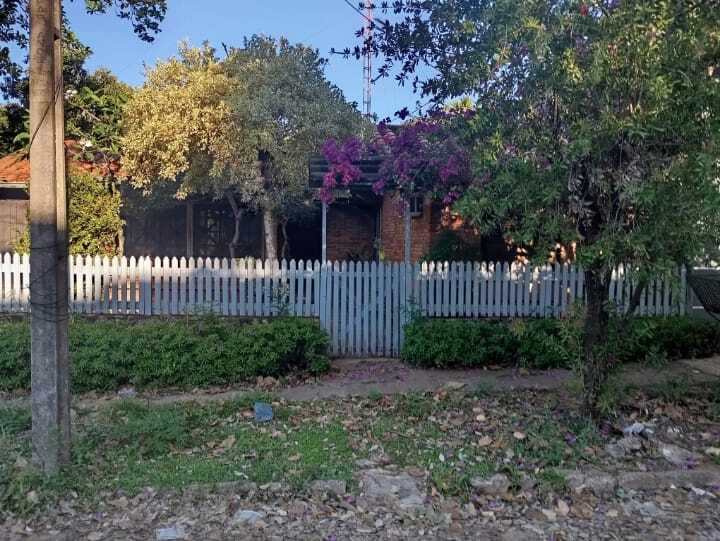 Vendo casa s/ cptan brizuela y moises bertoni