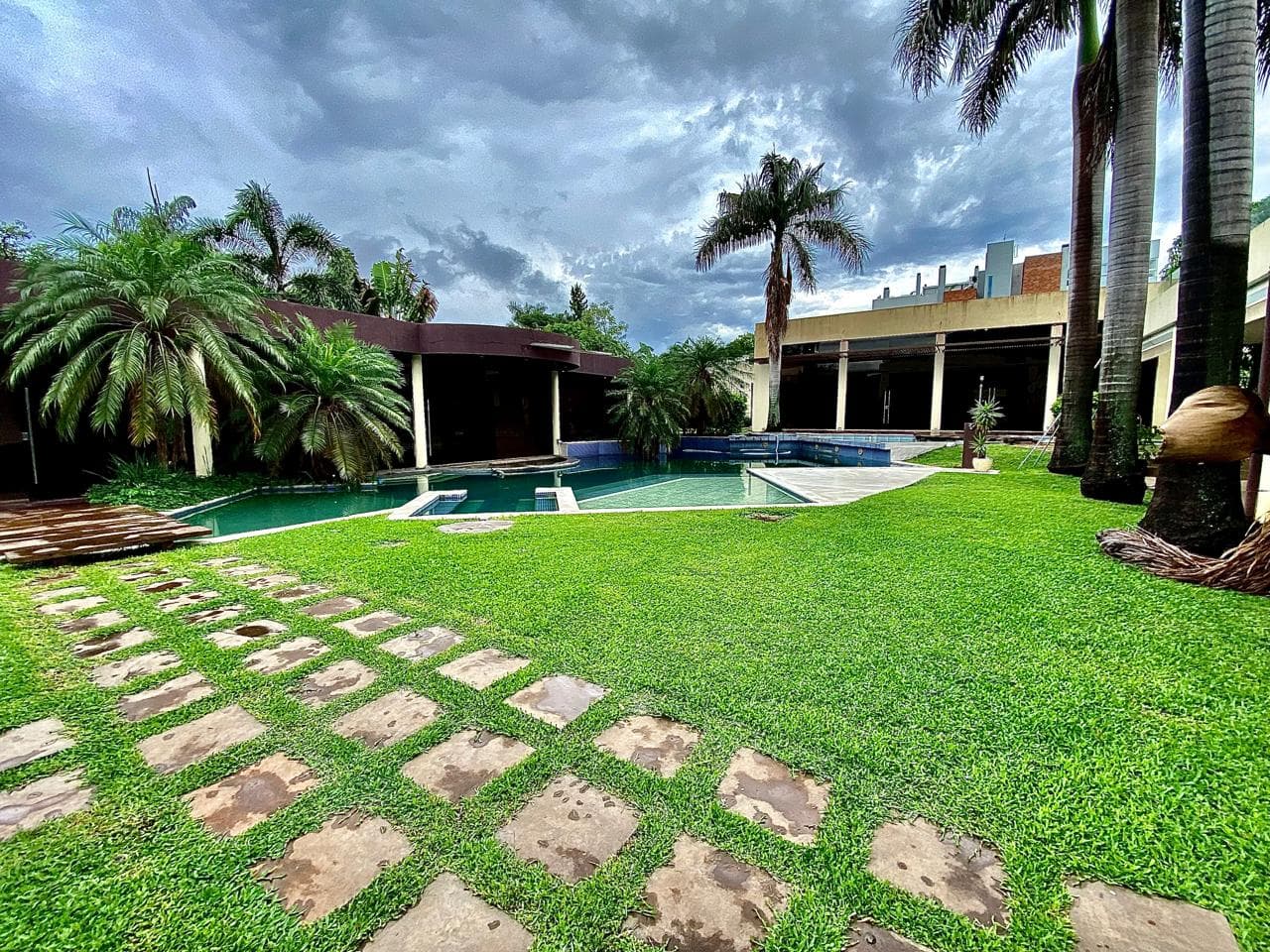 impresionante residencia de lujo en el codiciado barrio de Los Laureles m2 4700 — foto 5
