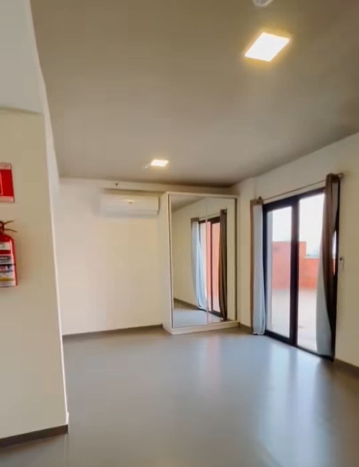 Monoambiente con terraza privada y Cochera, foto 2