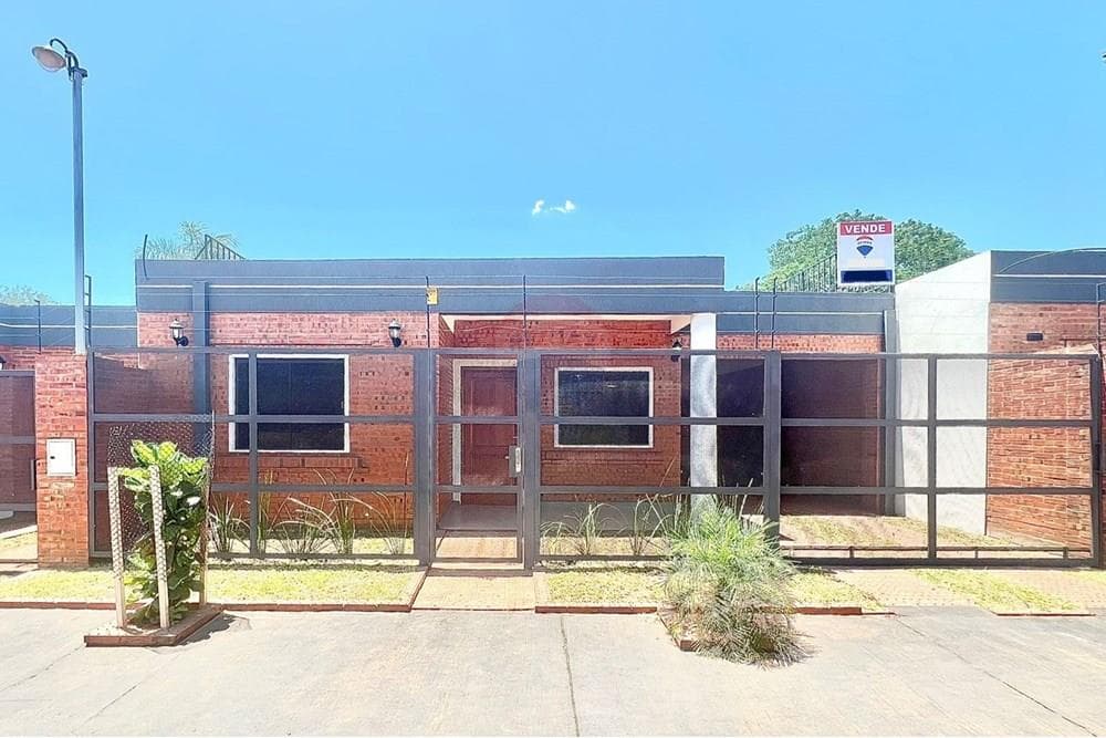 Chalet a estrenar en Ñemby barrio mbocayaty