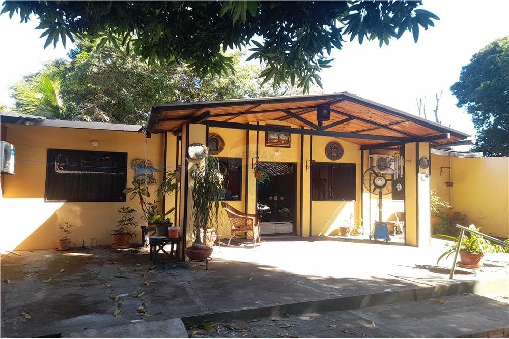 Buena casa con excelente ubicacion en venta en lambare